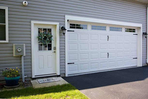 24/7 Emergency Garage Door Panel Replacement experts in Dalton Gardens, ID